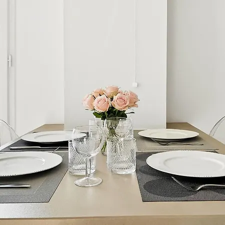 Appartement Lumineux & Design Avec Parking, Hypercentre Saint-Tropez