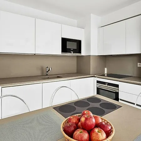 Appartement Lumineux & Design Avec Parking, Hypercentre Saint-Tropez